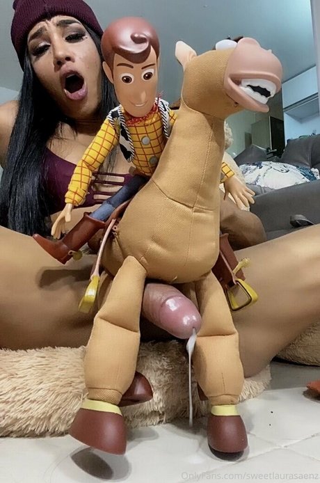 Laura Saenz freie akt galerien