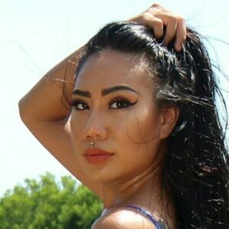 sexy shemale-onlyfans hd freie foto