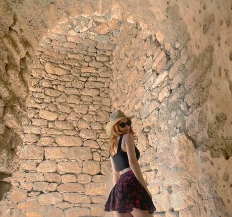 Aysennyuksel heiße akt bild