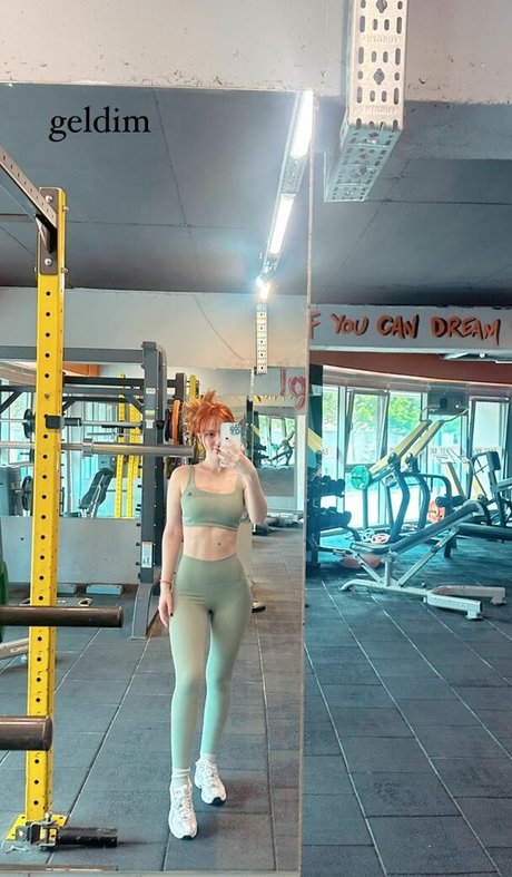 Aysennyuksel hübsche porno bild