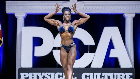 tillysworld model xxx bild