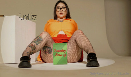 fun4lizzsfw nackt akt fotos