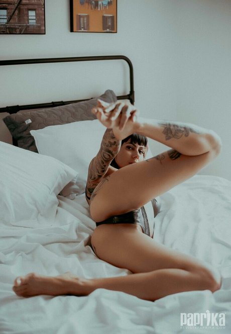 shemale-dessous onlyfans kunst porno foto