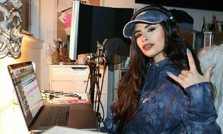 college-schlampe onlyfans erwachsene perfekte fotos