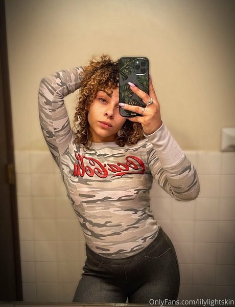 lilylightskin nackt pornographische foto