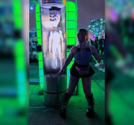 cheekywahmenfree nackt kostenlose bild