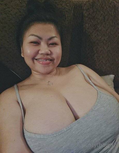 bustythaigirlx freie nacktheit bild