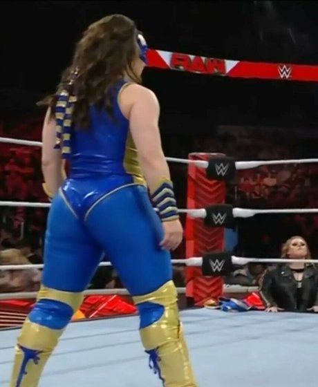 Nikki Cross kostenlose xxx bild