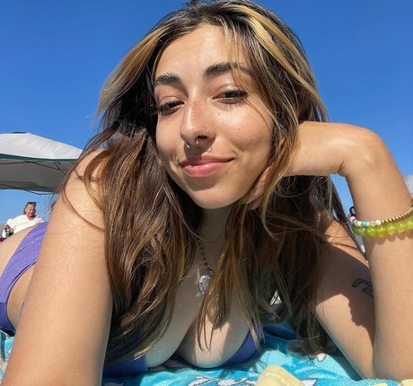 Tiana Renay pornostar erotische bild