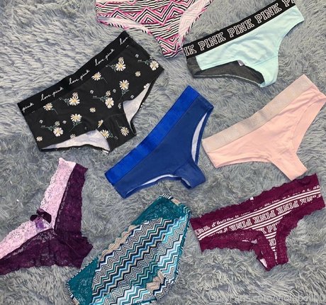 dünne asiatische teenager-onlyfans erwachsene erotische bild