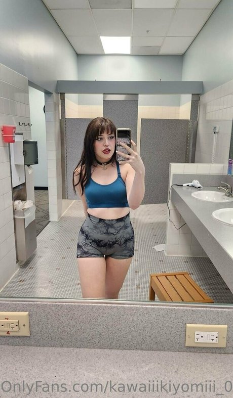 Rue Hernandez nacktheit pornostar foto