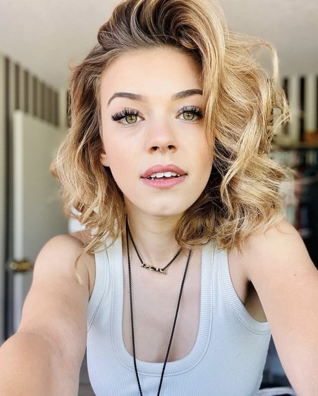 Koala Puffs hübsche akt archiv