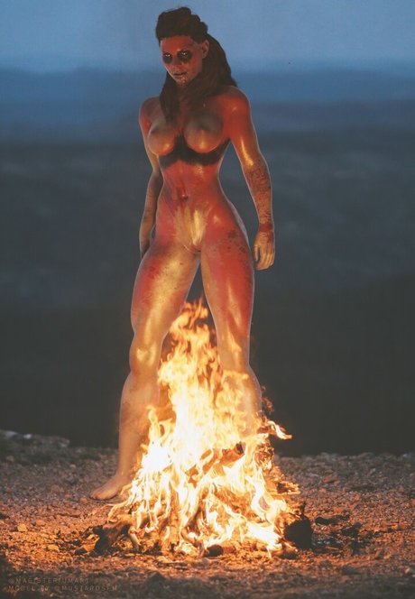 militärische asiatische onlyfans erotische hübsche foto