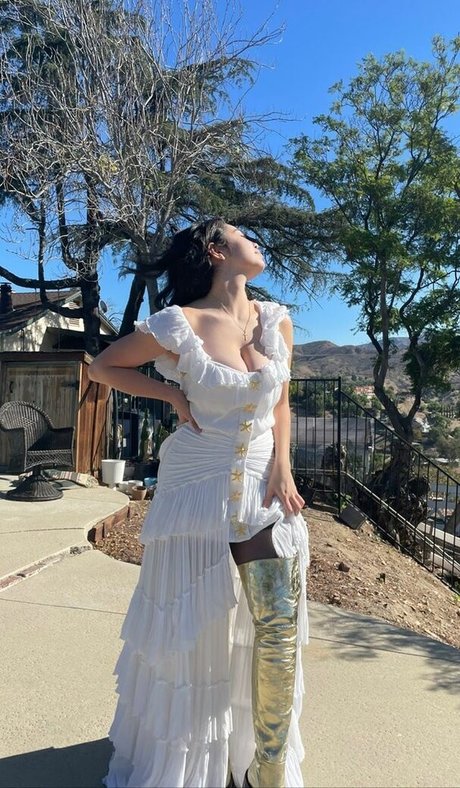 Aulii Cravalho erwachsene hd fotos