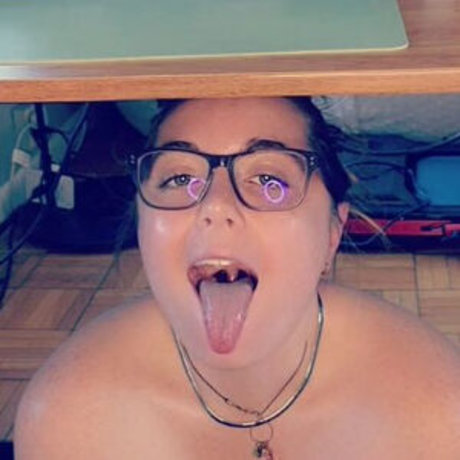 IsSheABrat porno bild