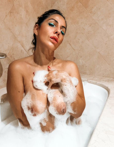 Mama Susurros erotische akt fotos