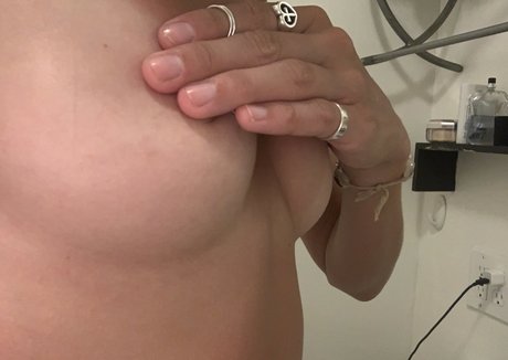 Antoinette Cuccia akt bild