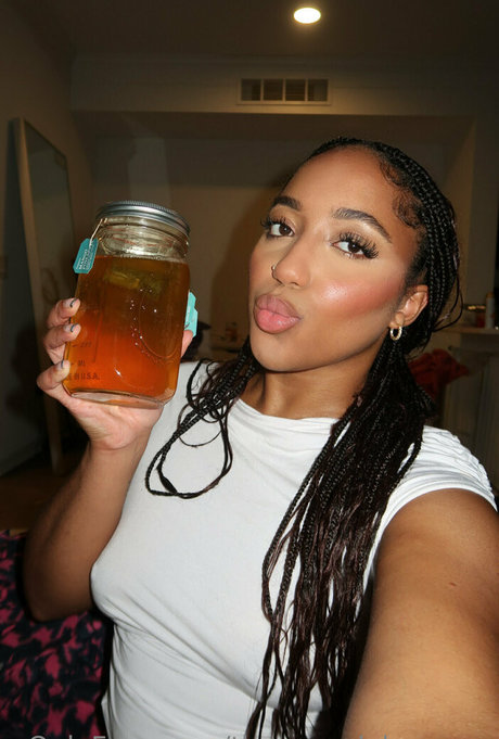 theremedybyreyna schauspielerin top galerie