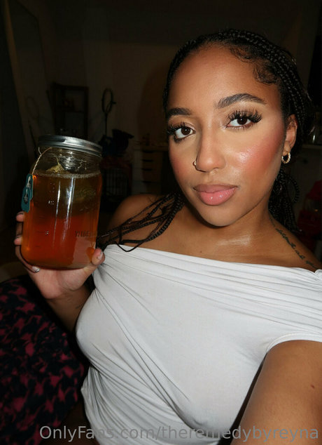 theremedybyreyna porno nacktheit foto