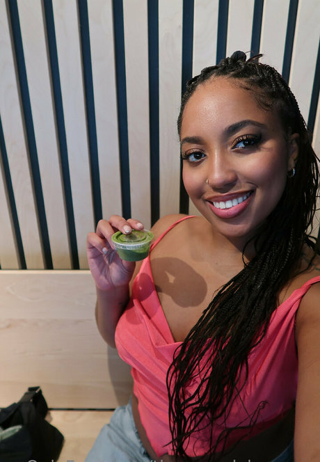 theremedybyreyna kostenlose akt fotos