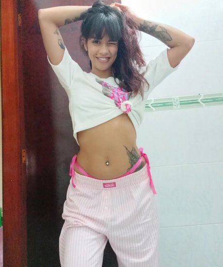 Yasmim Machado exklusive sexy bild