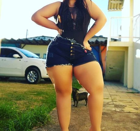 asiatische influencer-onlyfans exklusive perfekte foto