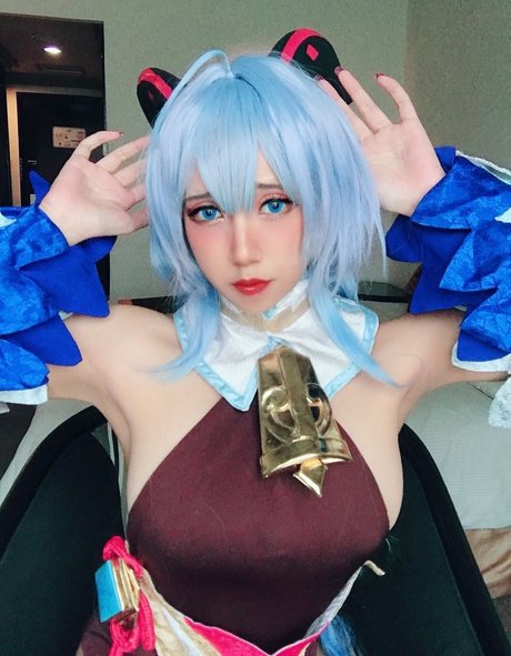 Refeen hübsche akt bilder