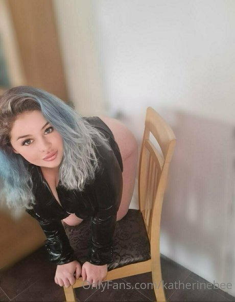 beckybeeofficial kunst hübsche galerie