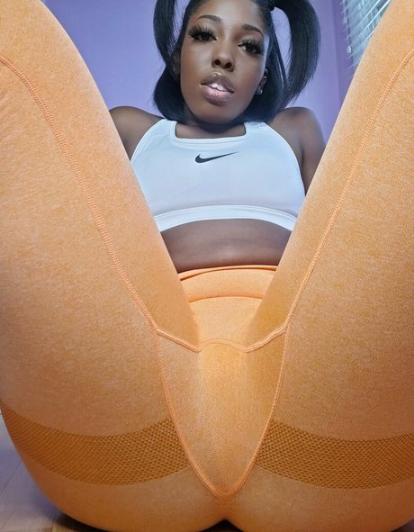 mirascarlett nackt akt bild