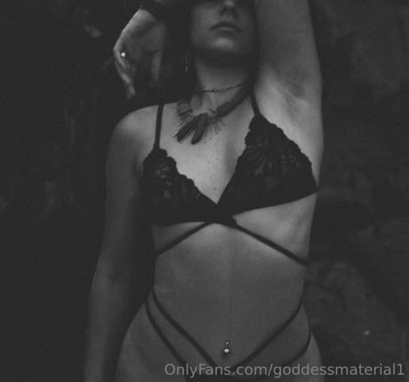 Goddessmaterial1 erotische sexy bild