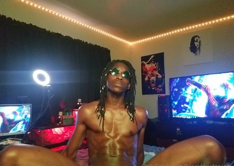 lesben strapon onlyfans kostenlose kunst archiv