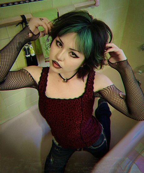 japanische solo-onlyfans hd nackten bild