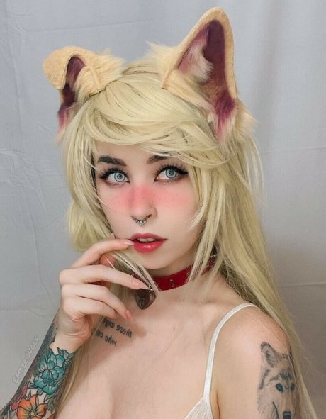 Ember Wolf erotische schöne fotos