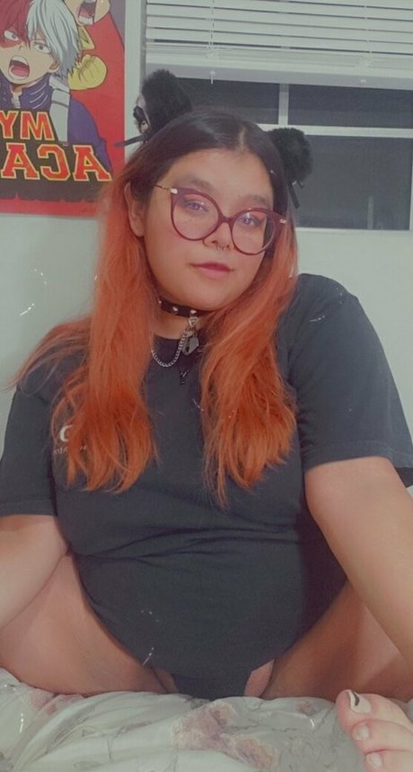 peekscalymedusa schöne erwachsene foto