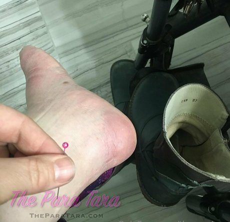 theparatara schauspielerin nackt foto