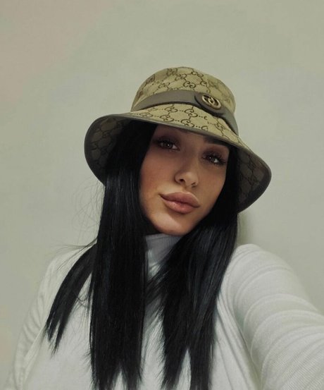 Rita Senatore hübsche schöne galerie