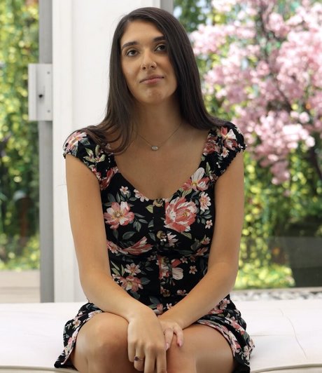 Aria Sloane model nackten bild