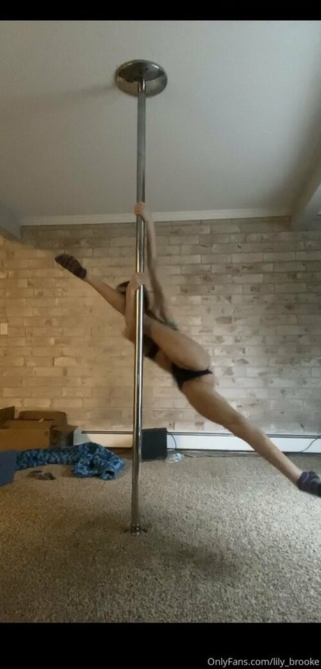 Lily Brooke erotische schöne galerien