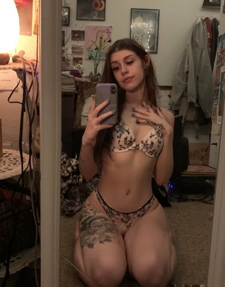 Unholynun sexy nacktheit bilder