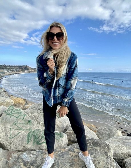 Dannie Rogers nackt kunst galerien