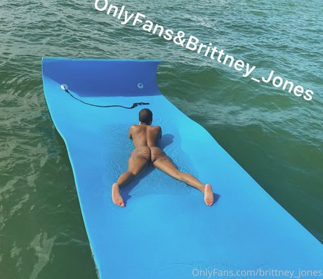 Brittney jones nacktheit schöne galerien