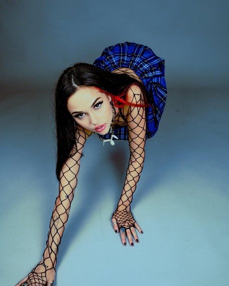 Maggie Lindemann hd erotische fotos