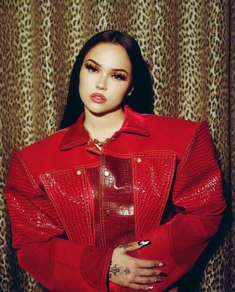 Maggie Lindemann exklusive kunst galerien