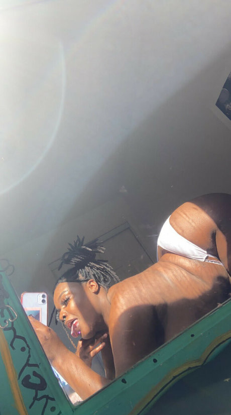 mochaa xx erwachsene kunst fotos