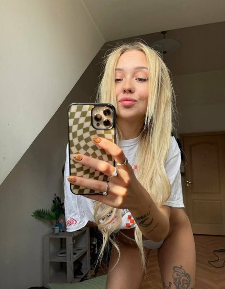 kiki nikki free schauspielerin perfekte galerie