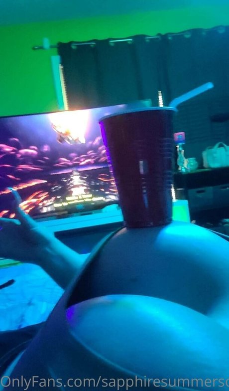 sapphiresummersofficial schauspielerin heiße bilder