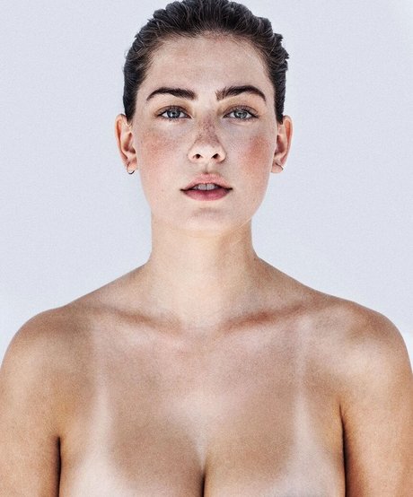 Olivia Norella xxx nackte foto