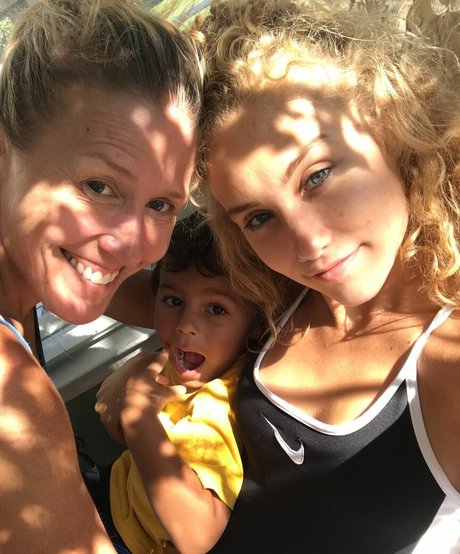 hasenkrankenschwester onlyfans kunst hd bild