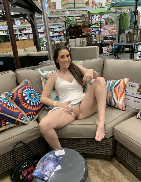 Kristina Raee top erotische bild