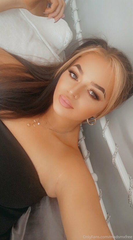 bekleidete onlyfans heiße pornographische bild